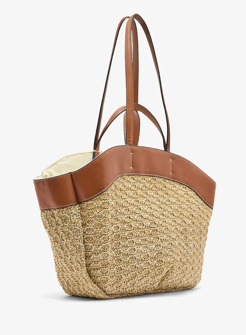 ايلا حقيبة يد منقوشة بتفاصيل دقيقة